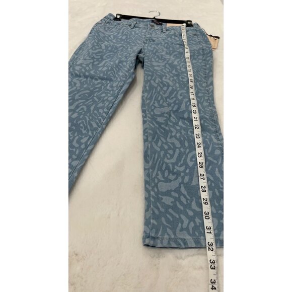 NYDJ Chloe Snow Leopard Print Slit Hem Capri Jeans w/Lift Tuck Technology Size 2 - Picture 5 of 10